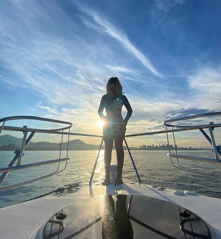 ¡Tiene la mitad de su edad! Adriano celebró su cumpleaños 40 con su joven novia en Brasil