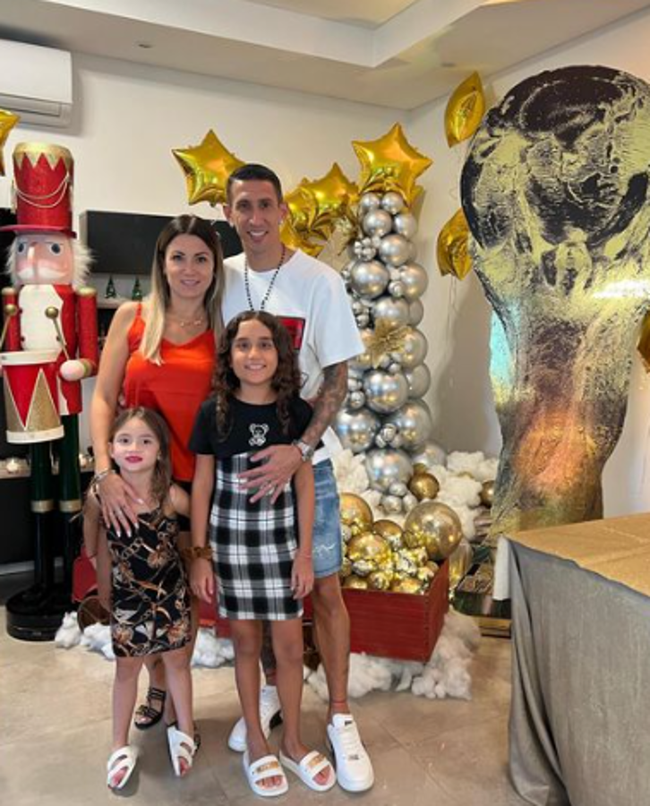 Se encubrió para no ser reconocido en las compras de Navidad y el cumpleañero: así pasaron la Nochebuena los campeones del mundo con Argentina