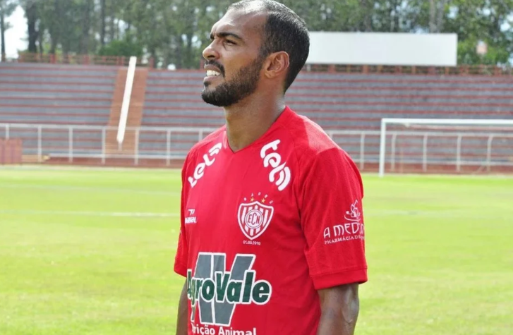 El primer futbolista brasileño en salir del clóset: ‘‘He tenido una relación con un hombre y una mujer; soy bisexual’’