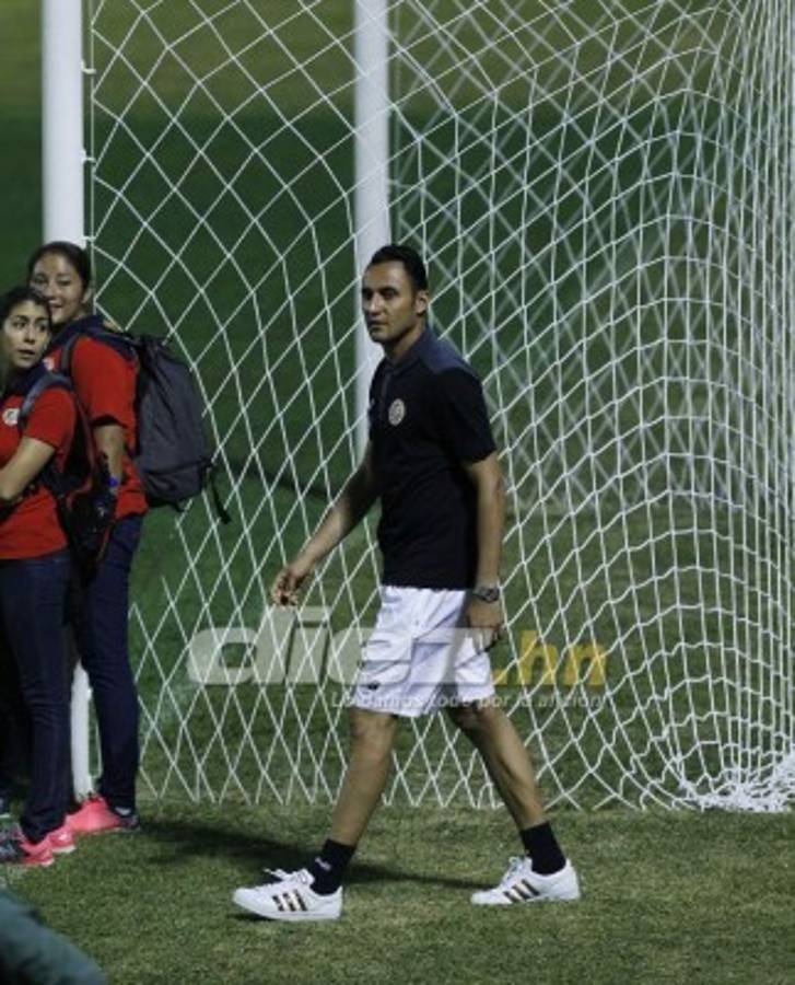 Blindados y bien custodiados llegaron los ticos a Honduras