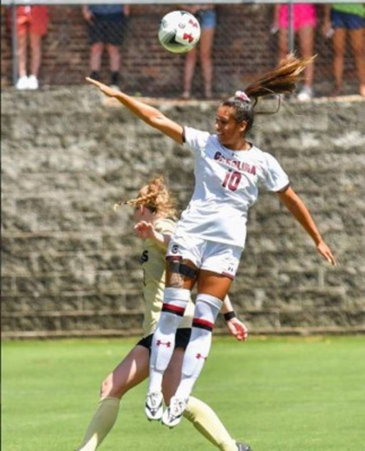 ¡Una futbolista! Bellas y famosas hondureñas que brillan en los Estados Unidos