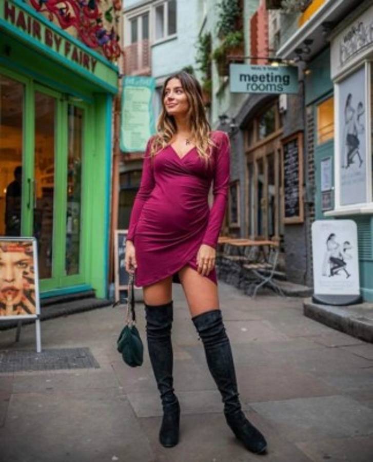 Muestra su pancita: Así es la infartante australiana que hará papá a 'Chicharito' Hernández