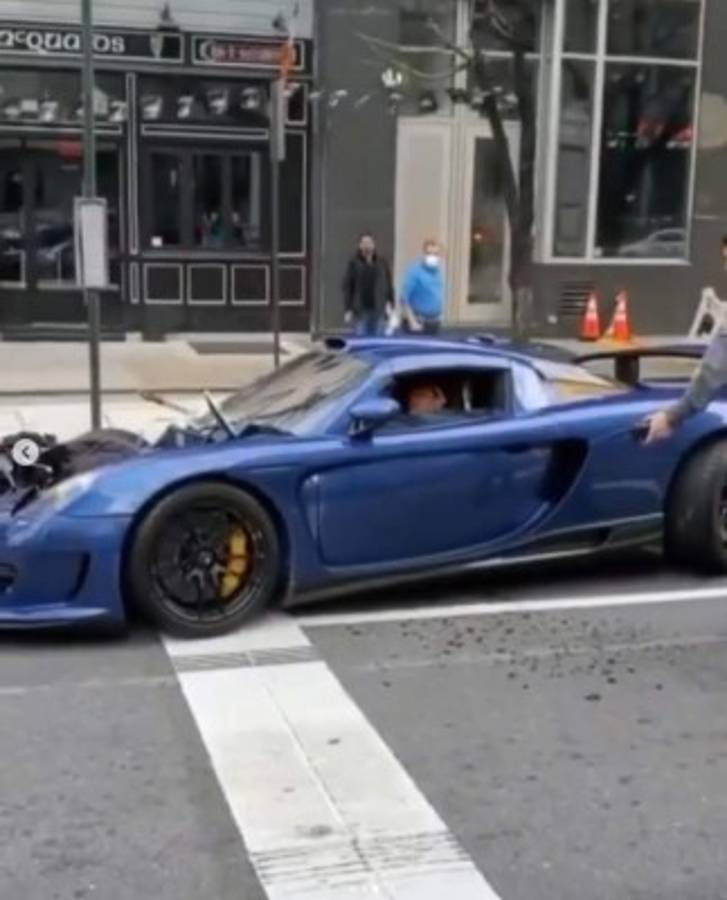 Destruye su Porsche Gemballa Mirage GT en New York; se fuga, pero la policía lo intercepta