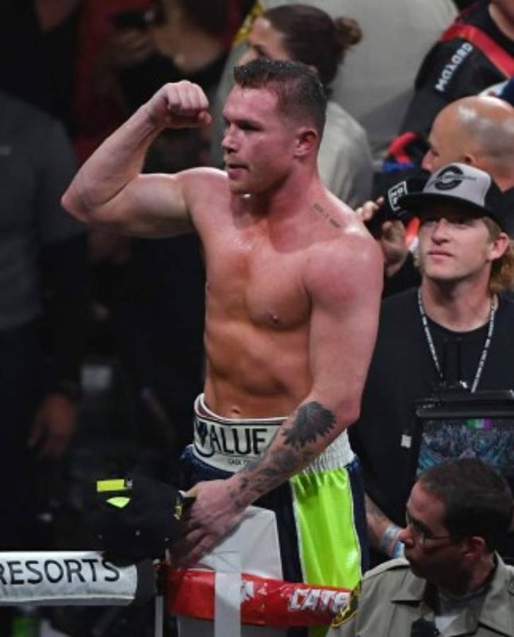 FOTOS: Mexicano Canelo Álvarez noquea a Kovalev en Las Vegas y logra hazaña histórica