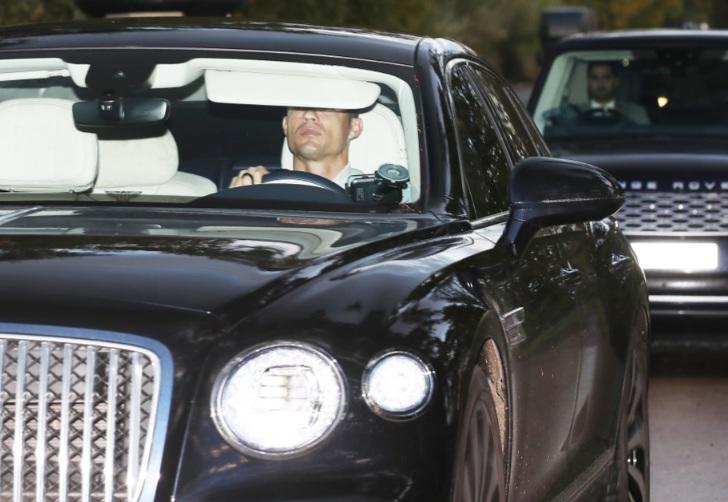 ¡Está furioso! Así fue captado Cristiano Ronaldo después de ser castigado: La decisión de Ten Hag para no verlo (FOTOS)