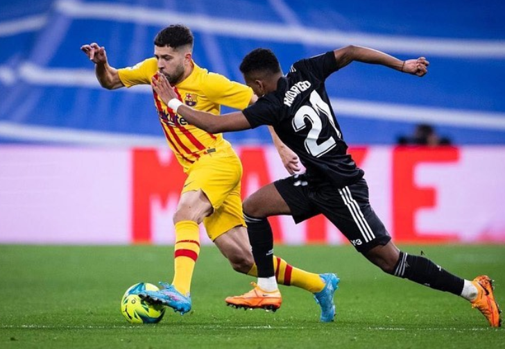 El ‘temible’ mensaje de Piqué y dardo de Aubameyang: así reaccionaron los jugadores del Barça tras golear al Real Madrid