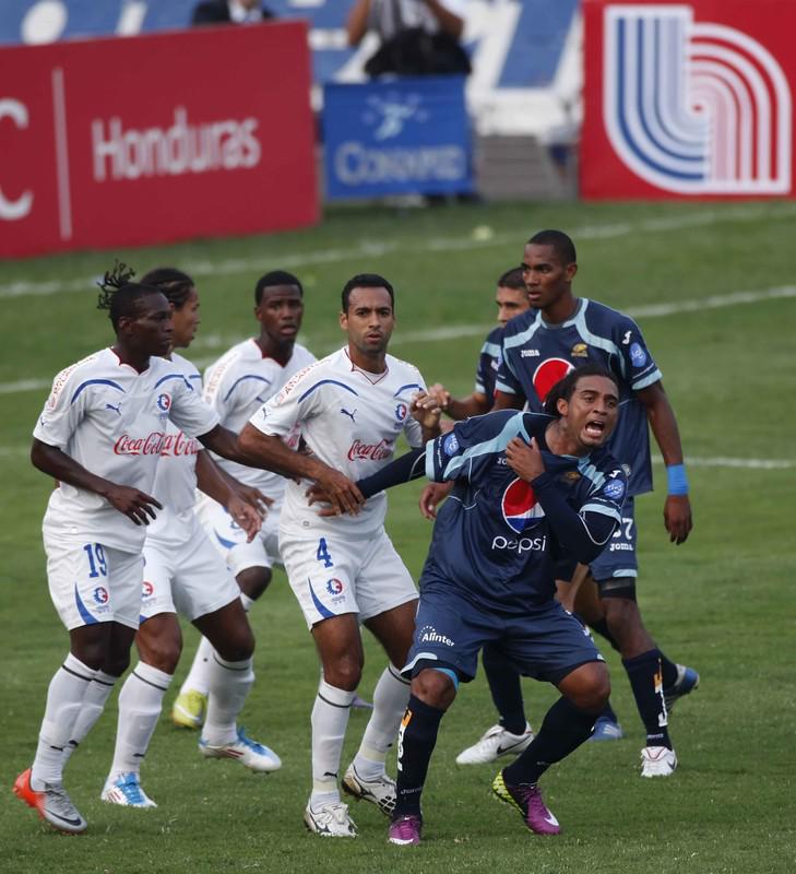 Los momentos más negros de la Liga Nacional de Honduras cuando jugadores, técnicos y árbitros fueron cobardemente agredidos