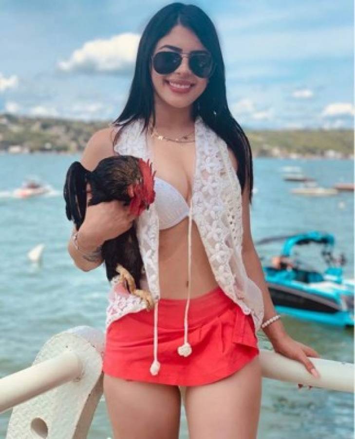 ¡Infartante! La cantante mexicana Marian Santos y sus ardientes vacaciones en Roatán