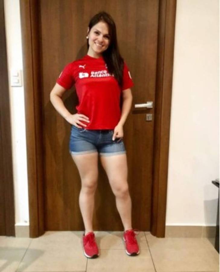 Las mejores fotos de la espectacular 'Tita' Torres, la futura esposa de Costly