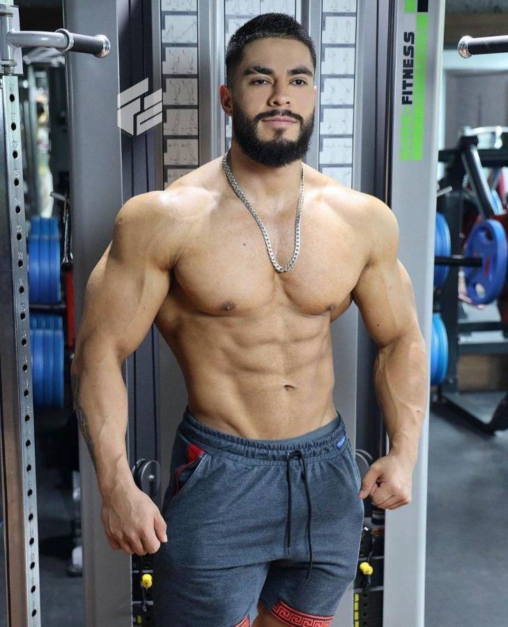 Conmoción en el fisicoculturismo: lo hallaron muerto en el baño de un bar con disparos en su cuerpo