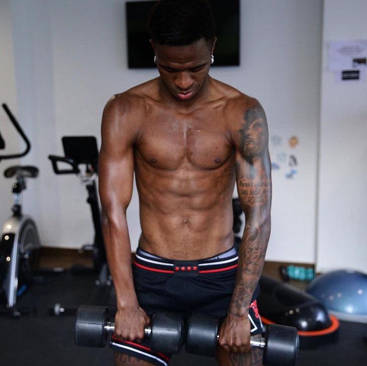 ¡Asegurando su futuro! Así es la vida de millonario de Vinicius: Su nuevo salario, rompe el mercado de patrocinadores y el lado solidario