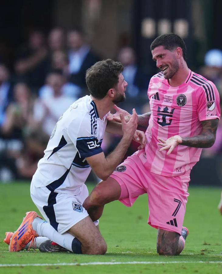 La despedida que les dio Messi a Jordi Alba y Busquets, el cruce que hubo con Müller y David Ruíz hace historia