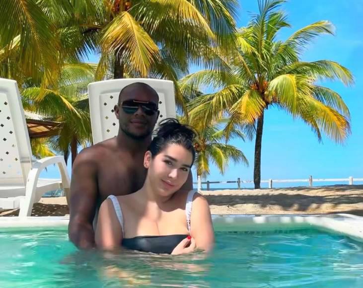 Despampanante novia de futbolista de Marathón cautiva en playas de Honduras ¿Dónde fueron a vacacionar?