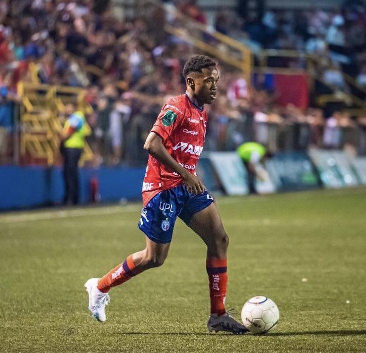 FICHAJES: Anunció su retiro pero seguirá en Liga Nacional, lo que Motagua ofrece a Auzmendi y Marathón quiere dos legionarios