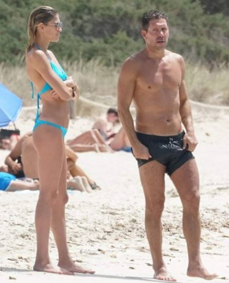 La esposa de Diego Simeone luce su cuerpazo en sus vacaciones en Formentera