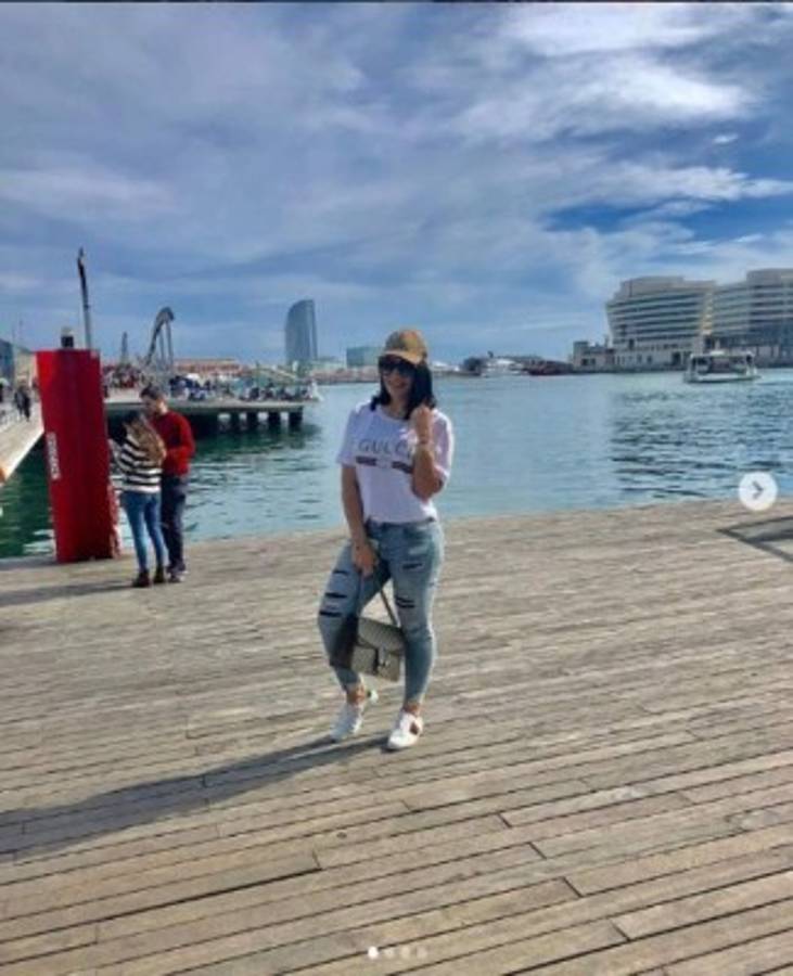 El cambio de la bella esposa de Emilio Izaguirre en su regreso a Escocia