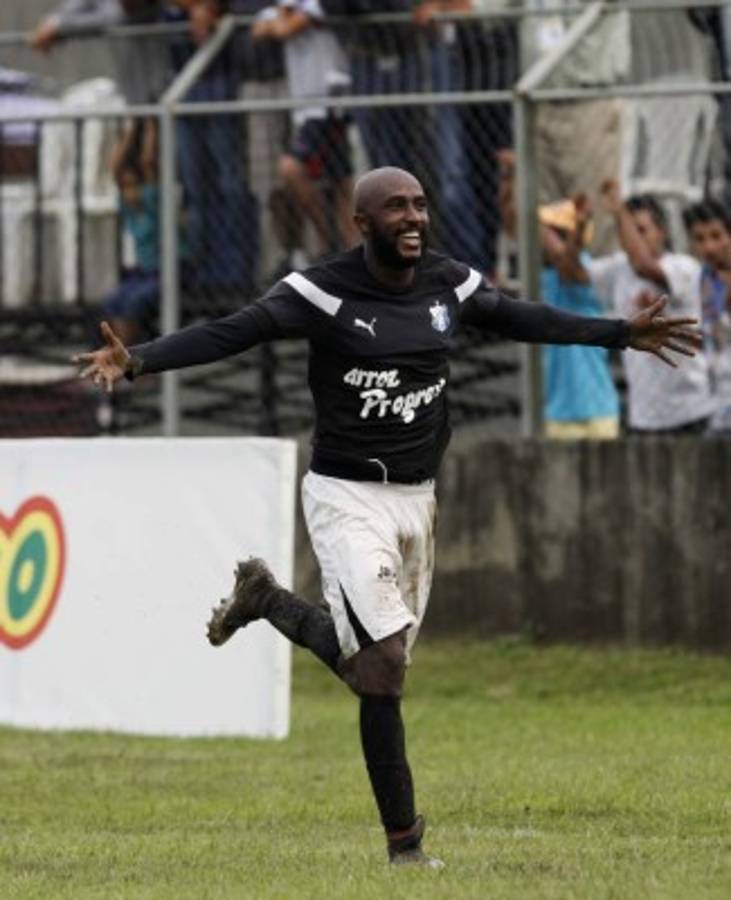 SUEÑO CUMPLIDO: Los grandes futbolistas que en su niñez fueron recogebalones o utileros