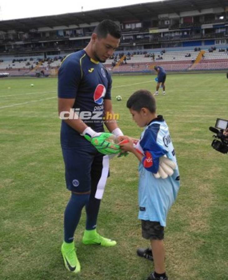 NO VISTE EN TV: Los recogepelotas, el gesto de Licona y la plática Tato-Diego