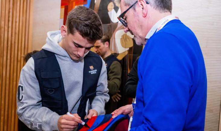 Terminaron de entrenar y se fueron a un hospital: el hermoso gesto del Barcelona para cerrar el 2024