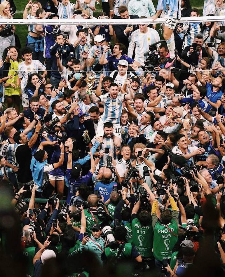 Messi es exaltado: festejo por los aires, Antonella rompe en llanto, hizo recordar a Maradona y el detalle de la camiseta Argentina