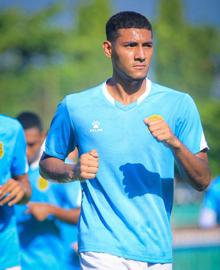 Quién es Darlin Mencía, el joven legionario que tuvo su debut con gol en la Selección de Honduras