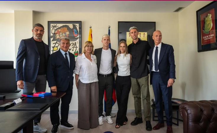 Las imágenes de Dani Olmo y su firma con el Barcelona: ¿Quién es su famosa novia? El juego donde será presentado y su dorsal