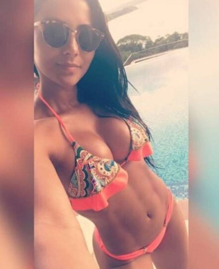 Hellen Mena, la bella modelo tica que celebró la victoria ante Estados Unidos