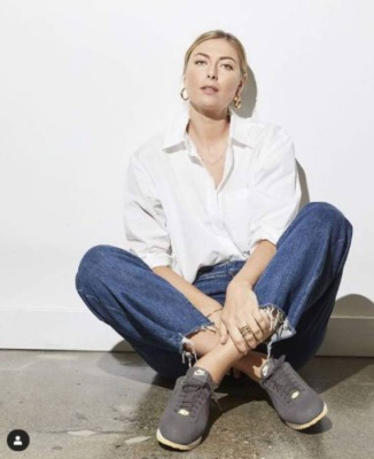 Maria Sharapova regala su número de teléfono para divertirse durante la cuarentena