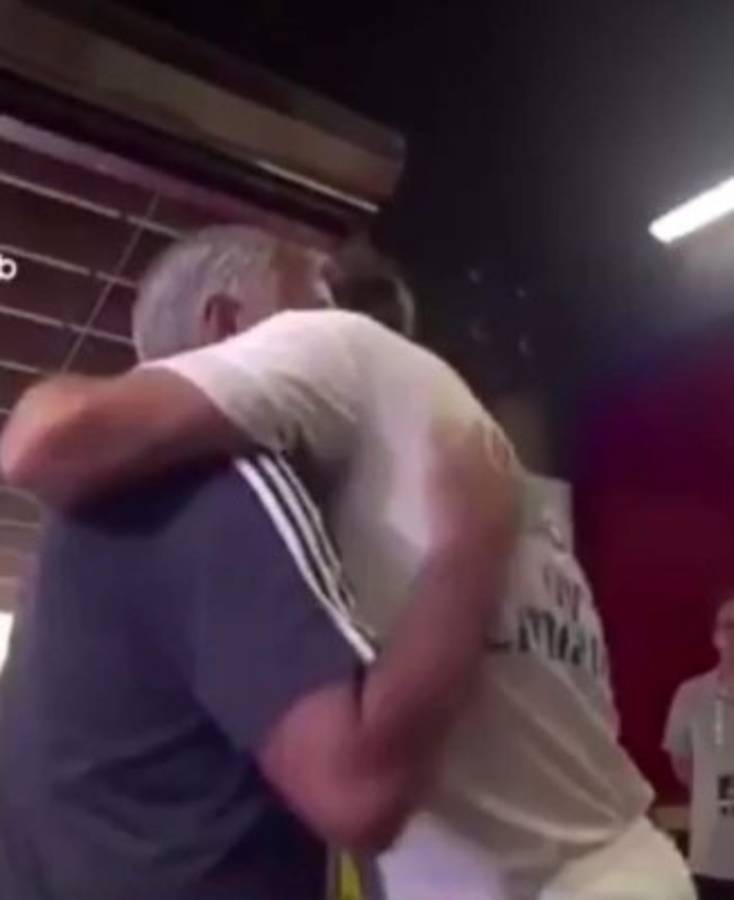Lo que no se vio: Emotivo gesto de Mourinho con sus exjugadores del Real Madrid