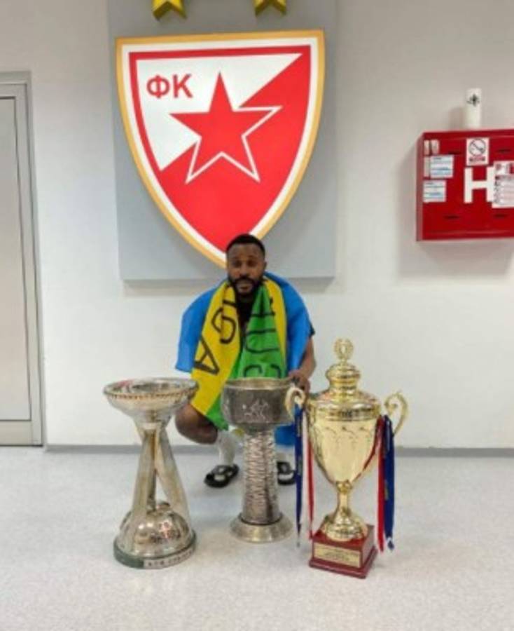 Todo un misterio: Guélor Kanga, el futbolista africano que nació en 1990... ¡pero su madre falleció en 1986!