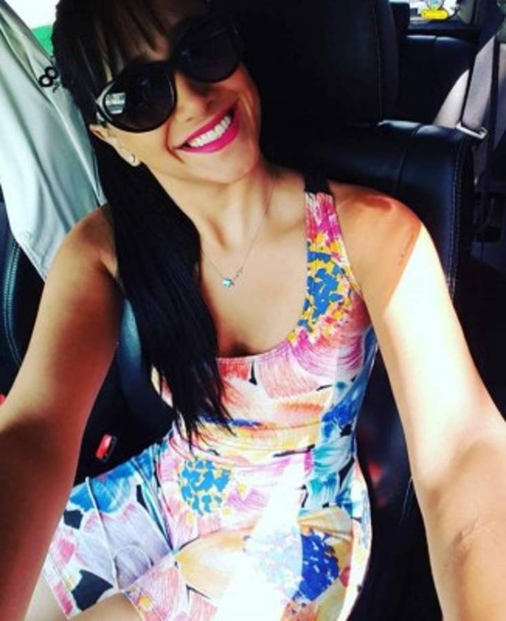 Ahora es modelo: El gran cambio de la azafata que sobrevivió en el vuelo del Chapecoense