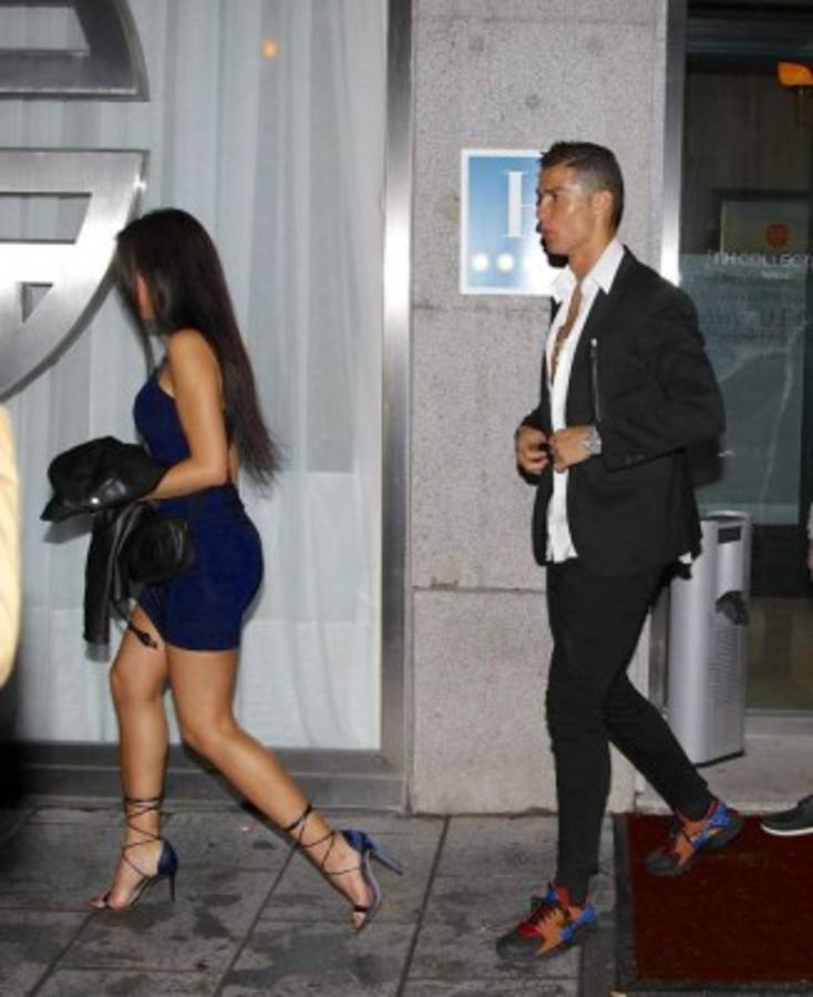Las últimas fotografías de Cristiano con su novia ¡se la come a besos!
