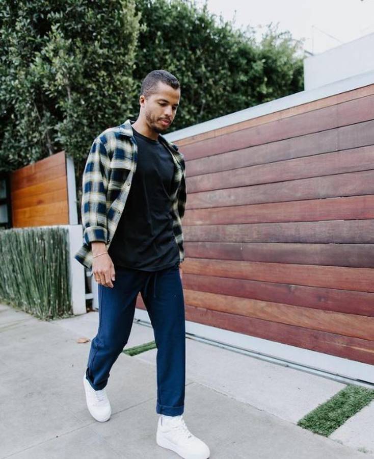 La triste realidad del mexicano Giovani Dos Santos: Un año sin equipo y ahora se dedica a la compra y venta de autos