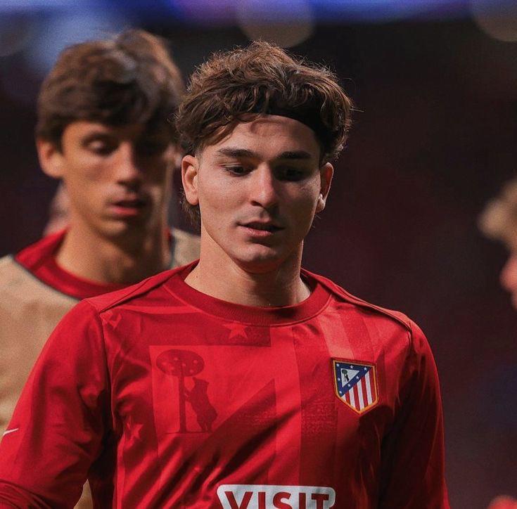 Julián Álvarez toma decisión y gigante de Europa ofrece 145 millones: duro golpe para Barcelona y PSG