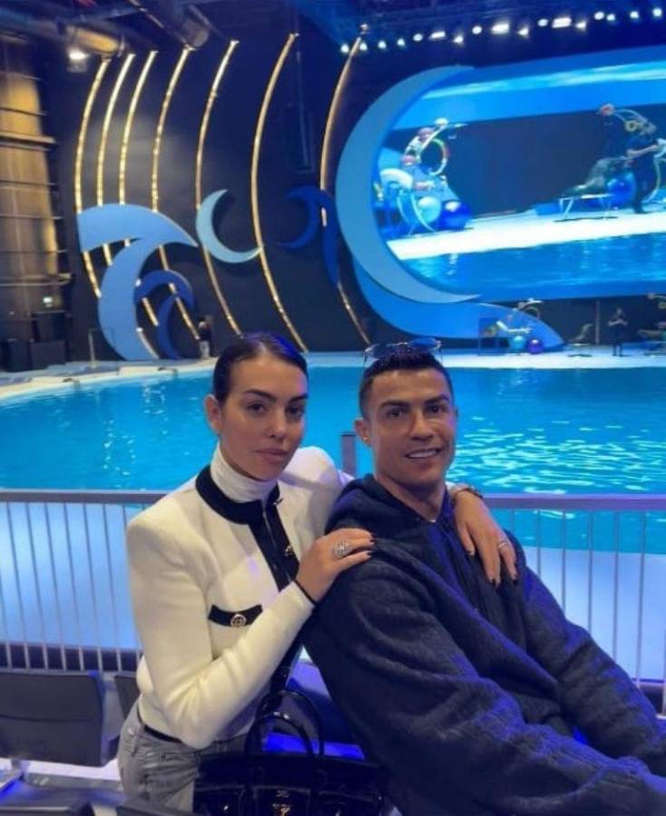 Cristiano Ronaldo presume de sus lujosas vacaciones junto a Georgina Rodríguez en exclusivo parque de diversiones de Riyadh