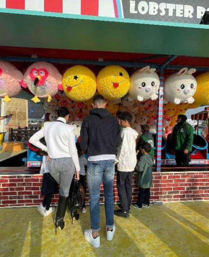 Cristiano Ronaldo presume de sus lujosas vacaciones junto a Georgina Rodríguez en exclusivo parque de diversiones de Riyadh