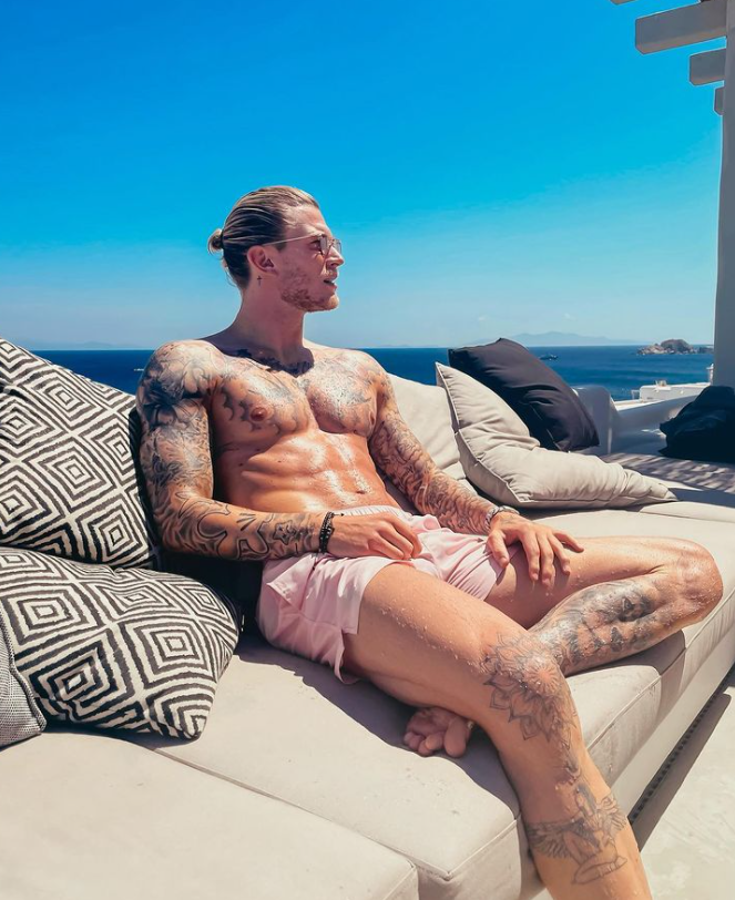 De sus errores ante Real Madrid a esto: la increíble transformación física de Karius tras ocho meses sin jugar