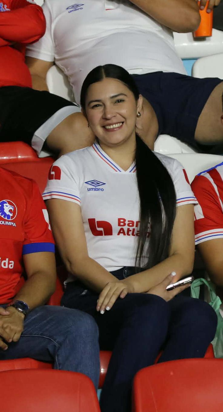 Bellezas olimpistas: Aficionadas causan fascinación en el estadio Nacional Chelato Uclés en juego ante Marathón