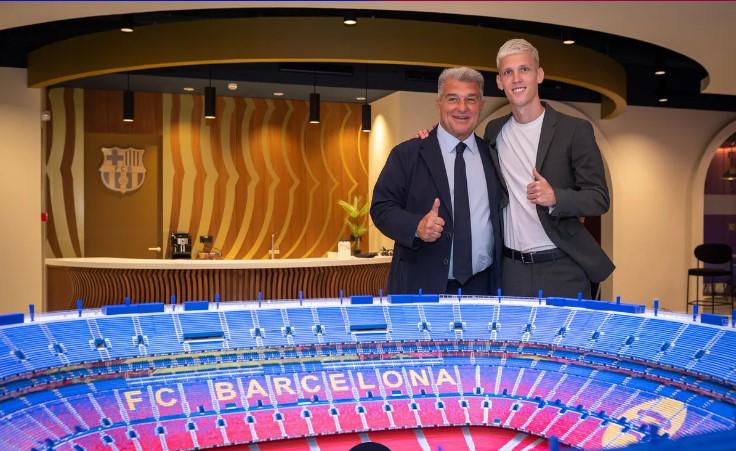 Las imágenes de Dani Olmo y su firma con el Barcelona: ¿Quién es su famosa novia? El juego donde será presentado y su dorsal