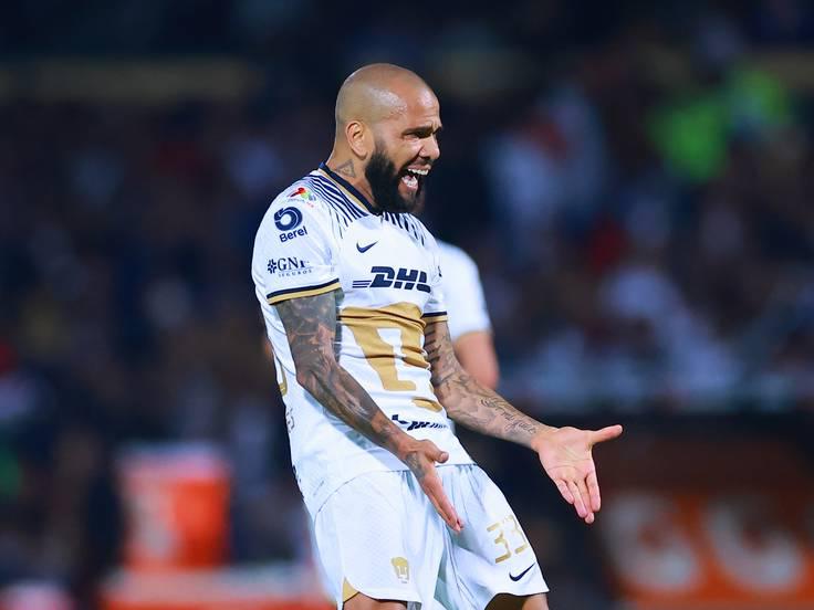 No ha ganado desde que llegó: la condición en el contrato de Dani Alves que estaría hundiendo a los Pumas en la Liga MX