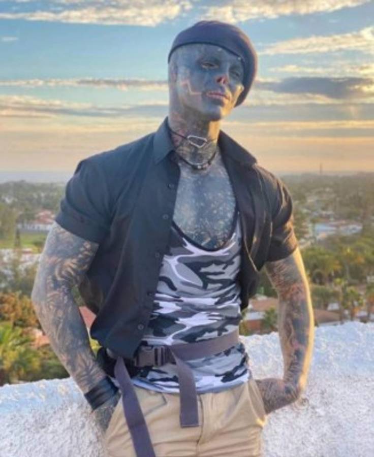 La impactante y aterradora transformación física de un fisiculturista que desea ser un ''extraterrestre negro''