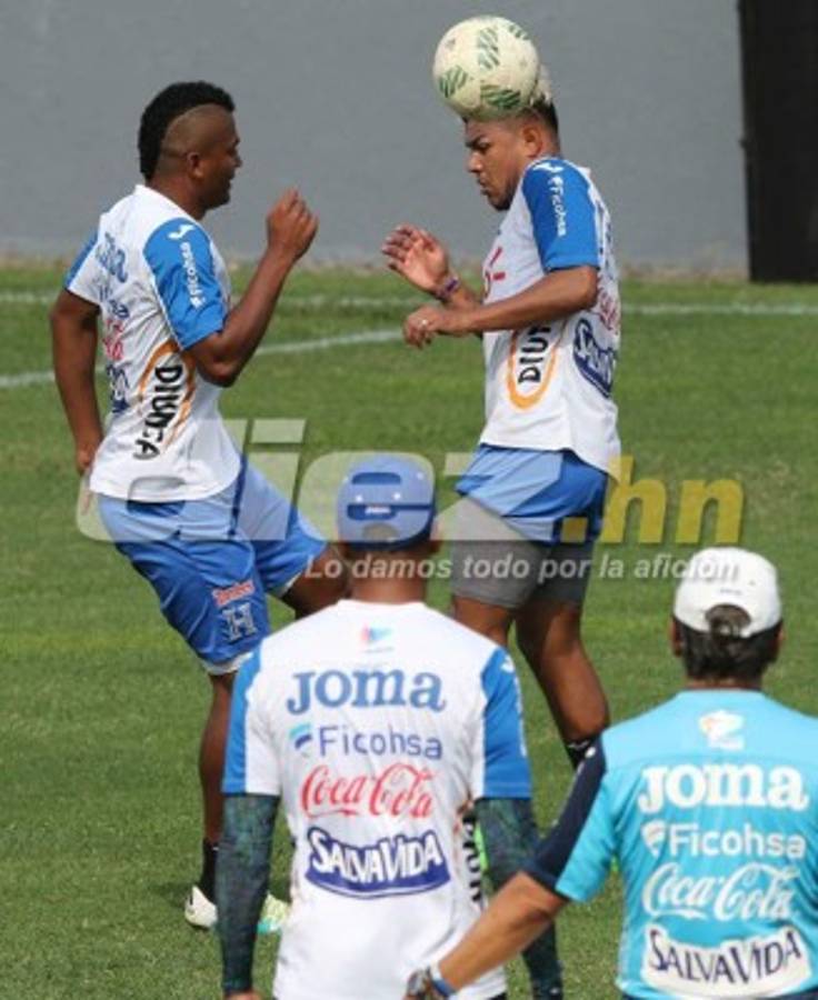 Caras largas, lesionados, nutrida presencia de prensa y una nueva dupla en Honduras