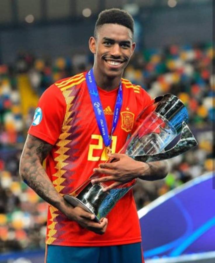 MERCADO: PSG y dos fichajes 'hechos' provenientes del Barça y Real Madrid; Atlético y el City fichan