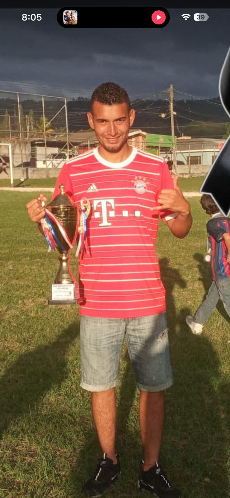 Asesinan a reconocido futbolista hondureño que destacó en varios equipos y su hermano lamenta la triste pérdida