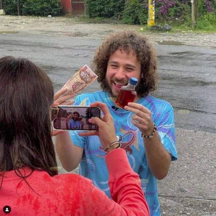 ¡Escoltado, aclamado y visitó cuatro ciudades! Así vivió el youtuber mexicano Luisito Comunica su primer día en Honduras
