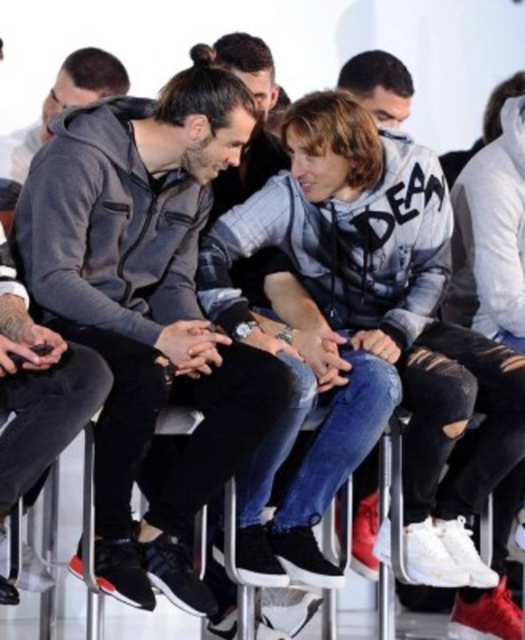 Los llamativos looks que usaron jugadores del Real Madrid para recoger sus Audis