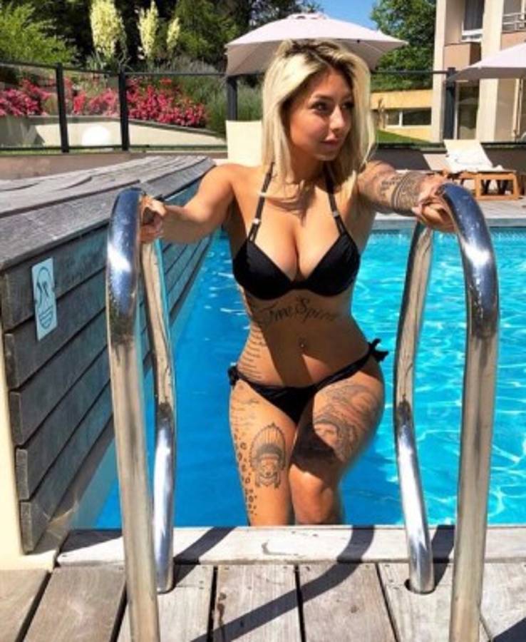 Sexi tatuadora revela su encuentro íntimo con el brasileño Neymar