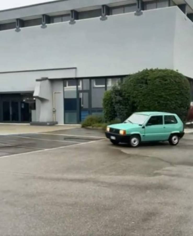 El humilde auto que se compró Arturo Vidal y que lleva a los entrenamientos del Inter de Milán