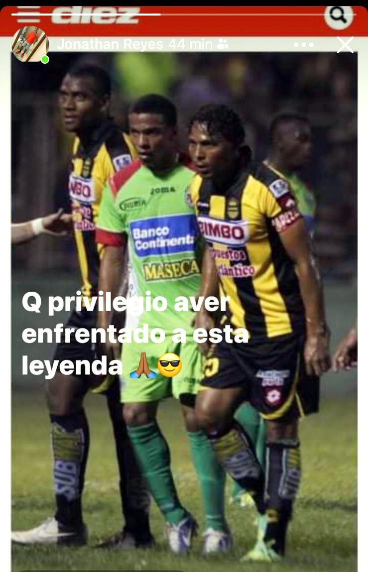 La foto que Reyes publicó junto a Carlos Pavón.