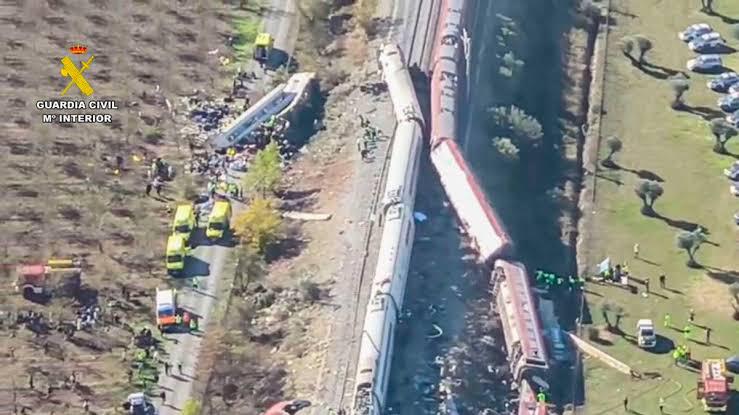 Suspenden la jornada de Copa del Rey por terrible accidente en España: más de 60 muertos